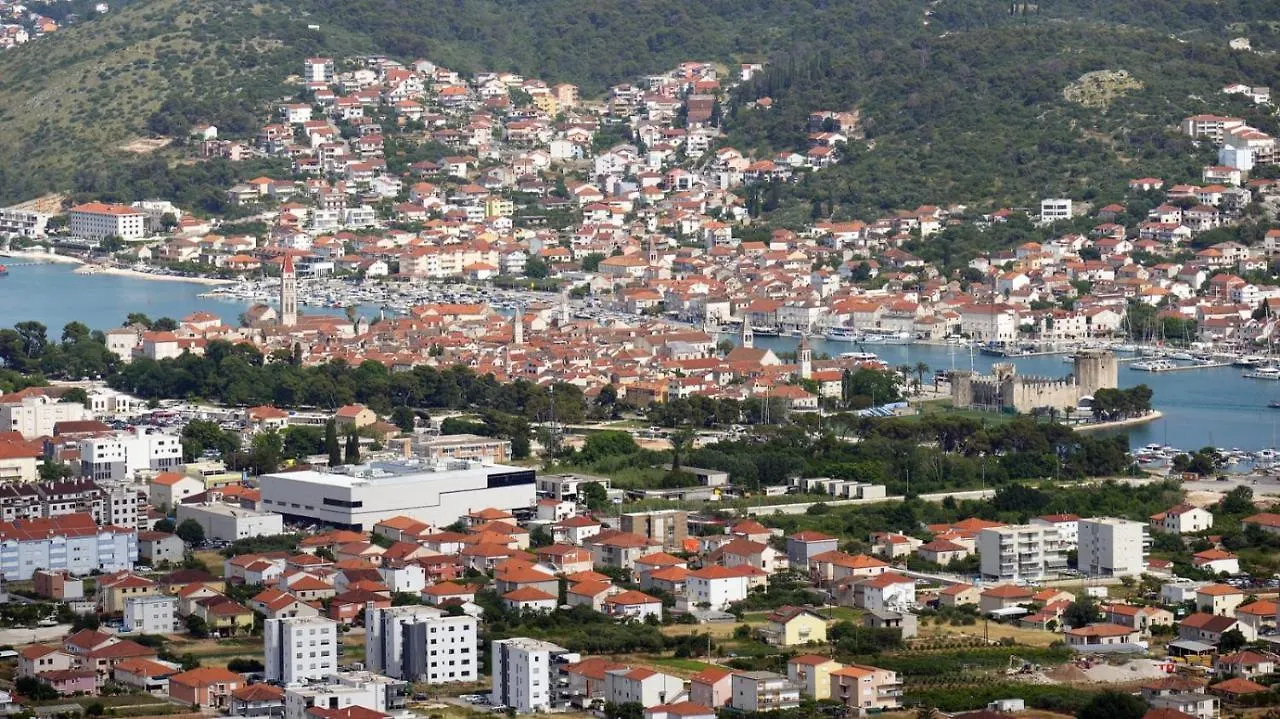 Sara Lägenhet Trogir